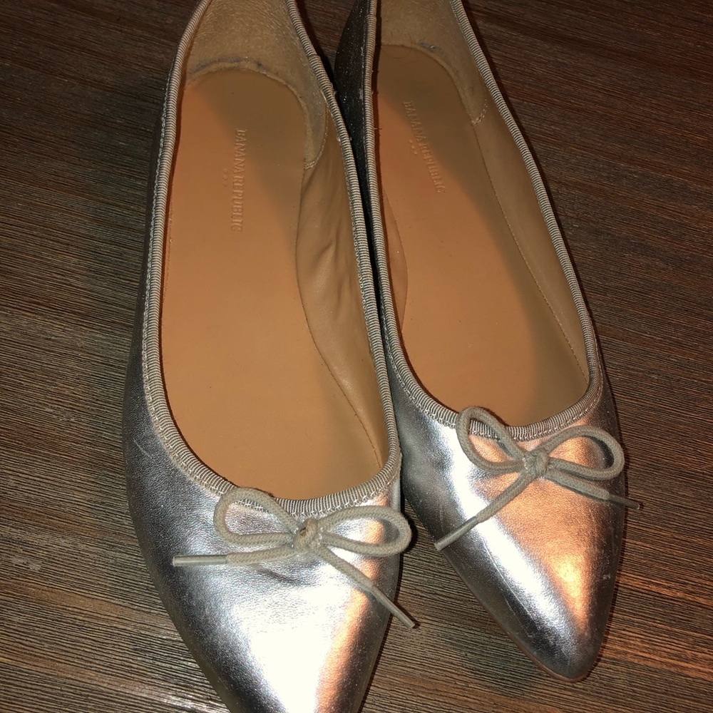 Banana Republic Silver Flats